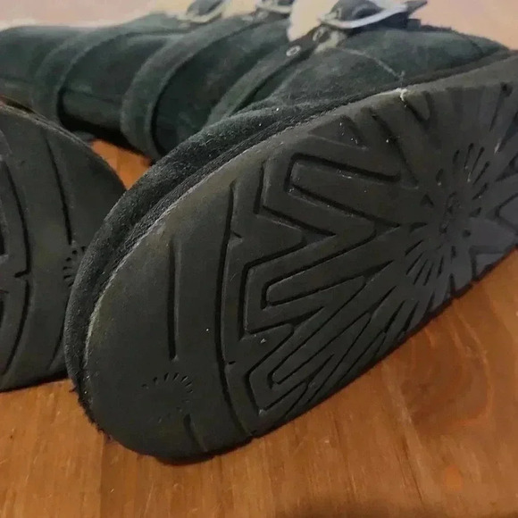 Ugg Maddie A trio of buckles embellishes a sassy suede boit - Picture 8 of 9